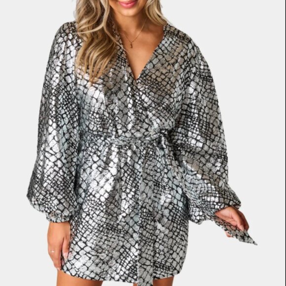 ✨ Adeline Metallic Wrap Dress – NWT – Perfect for Holidays & NYE! ✨ - Picture 1 of 4